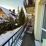 Pod Zbójem Pipikasem 3*